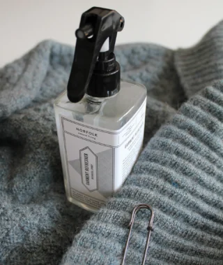 🌊🐚 Take your holiday home with you!

I’m packing a free Coastal Walks garment refresher with every order until Thursday*

*valid on all orders of £100 and over 💙

#charlknits #lovedclotheslast #everyjumpertellsastory #norfolkknits #norfolkcoast #slowliving #sustainableliving