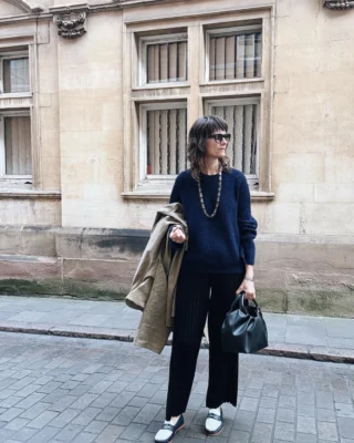 💙⚓️ Nikki from @styleinthestix shows how the SALTER fisherman’s rib is so soft it can be worn next to the skin for spring layering.

100% softest alpaca 🦙

#inbetweendays #styleinthestix #fishermansrib #ribbedjumper #alpacaknit #navyknit #luxuryknitwear #springstyling