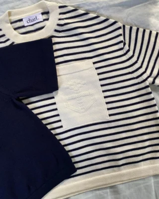 ⚓️ Anchors…

💙 I had so much fun researching the WINTERTON group of knits!

I found this anchor design on a vintage Gansey knitted by Cazey Goffin from Winterton Norfolk. It was part of quite a complicated design from a Cornish Bridal Pattern. Who knows how it found its way up to Norfolk..?

Anchors are a very cliched part of nautical fashion but but I love the sailor connotations that hark back to the 1920s and bathing chic on the Cote d’Azure 🏖️

My versions are extremely soft, due to the merino and OEKO-TEX cotton blend I chose. They are airy, with a loose, dropped arm hole, but dense enough to give you very flattering coverage.

🧳 In stock now and ready for your holiday wardrobe

#charlknits #holidsywardrobe #everyjumpertellsastory