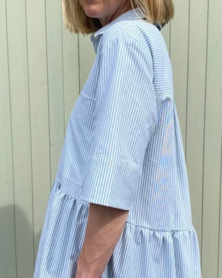 💚 While it’s been so hot out there, I’ve been craving green.

🌱 Samphire green and white candy stripe in the Sailor Stripe Dress.

Made with love in Norfolk 🌊

#charlknits #greenstripe #sustainablecotton #madeinbritain #stripeddress #heritagefashion #britishbrand #norfolk #madeinnorfolk #cottondress #summerwardrobestaples